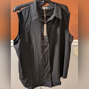 Elegant Black Sleeveless Button-Down Shirt